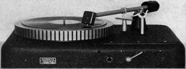 Alter Neumann-Plattenspieler aus den 30ern